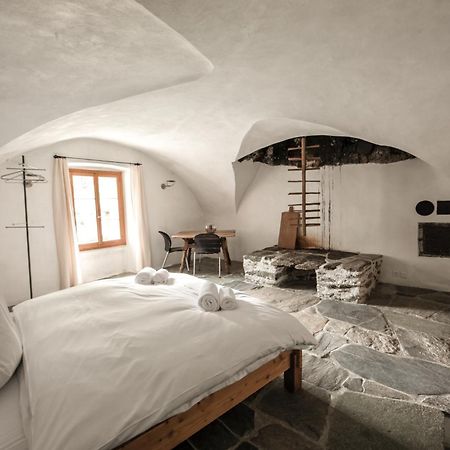 Hotel Weiss Kreuz Splügen 部屋 写真