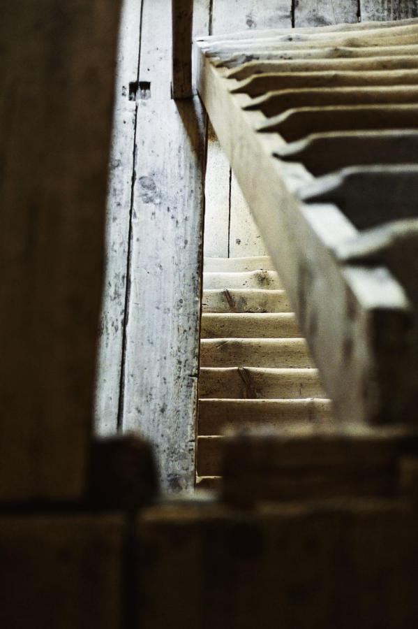 Hotel Weiss Kreuz Splügen エクステリア 写真