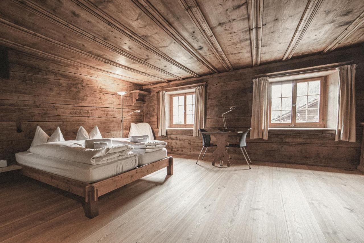 Hotel Weiss Kreuz Splügen 部屋 写真