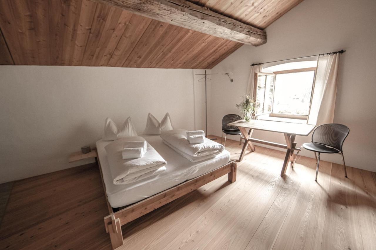 Hotel Weiss Kreuz Splügen 部屋 写真
