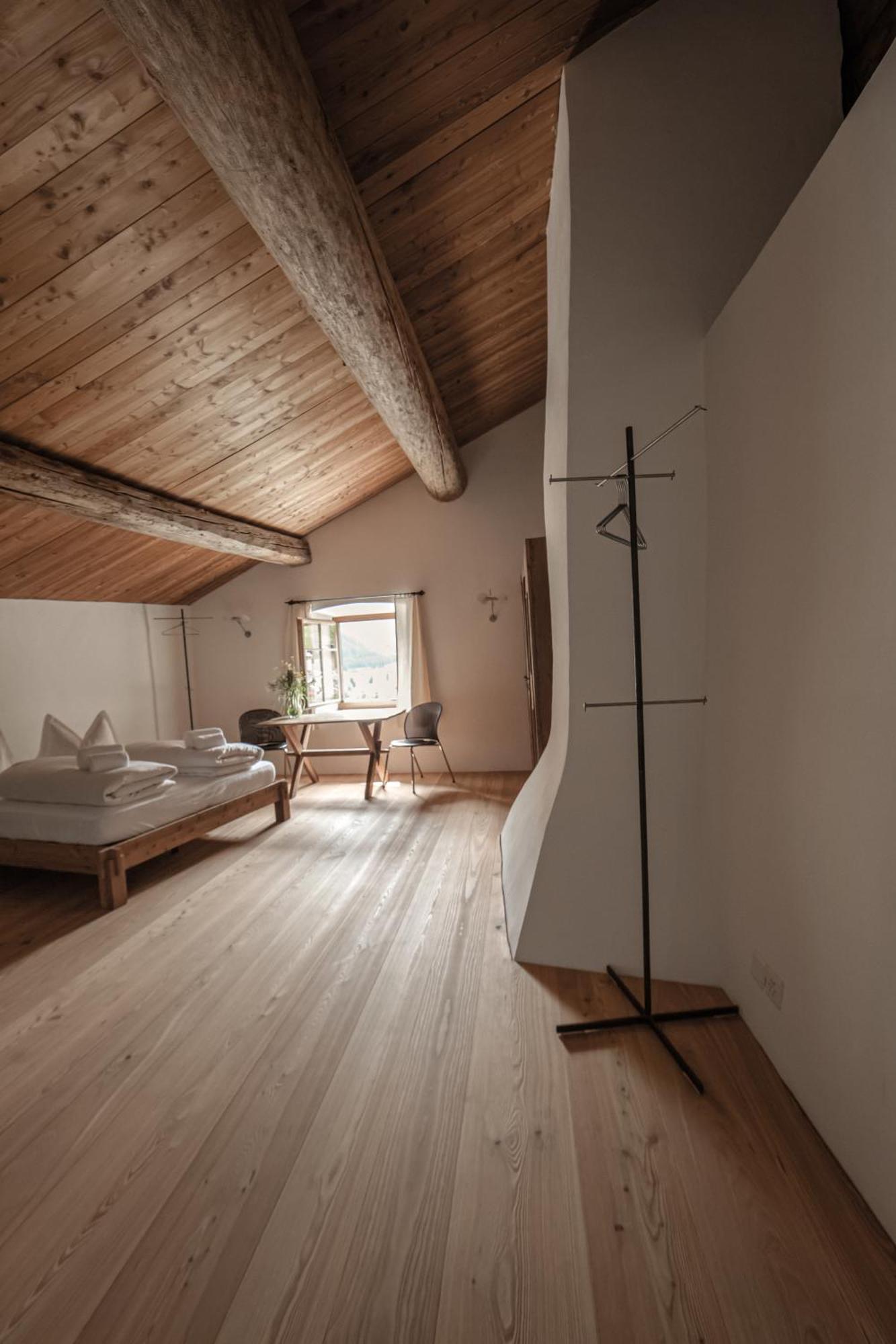Hotel Weiss Kreuz Splügen 部屋 写真